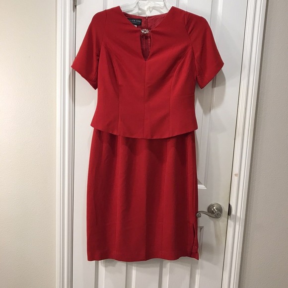 Jones New York Evening Red Mock Suit Dress Embellished V-Neck Size 12 SS… - Picture 12 of 12